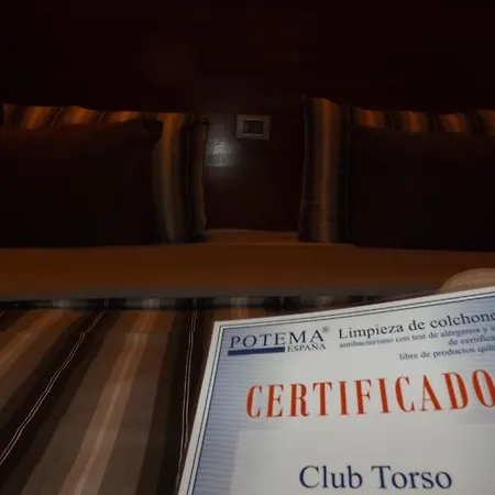 אתר נופש Club Torso Gay Men Only מספאלומס